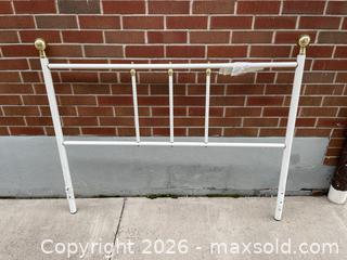 MaxSold Auction: White Metal Headboard with Brass Accents for Full/Double Bed - Toronto (Ontario, Canada) SELLER MANAGED Estate Sale Online Auction - Queens Drive