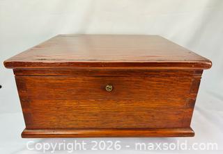 MaxSold Auction: E.S. Ritchie Marine Compass in Oak Case | From Yacht Argossy of Lt. Governor Louis Orville Breithaupt | Circa 1925 - Maxsold Signature - Museum-Quality Artifacts, Ancient Antiquities and Collector Finds (CAN and US Shipping)