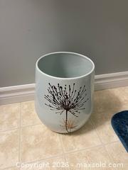 MaxSold Auction: Light Blue Porcelain Flower Bathroom Set (5) - Clarington (Ontario, Canada) SELLER MANAGED Estate Sale Online Auction - Fenning Drive
