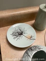 MaxSold Auction: Light Blue Porcelain Flower Bathroom Set (5) - Clarington (Ontario, Canada) SELLER MANAGED Estate Sale Online Auction - Fenning Drive