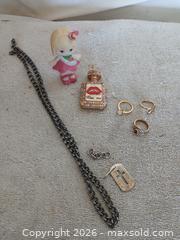 MaxSold Auction: Vintage Jewelry & Collectibles Lot: Figurine, Trinket Box, & Mixed Jewelry - Sun City (Arizona, USA) SELLER MANAGED Reseller Online Auction - West Forrester Drrive