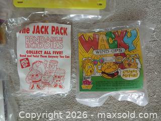 MaxSold Auction: Vintage Promotional Fast-Food Toy Lot - Sun City (Arizona, USA) SELLER MANAGED Reseller Online Auction - West Forrester Drrive