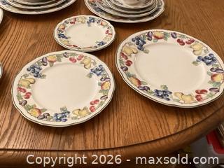 MaxSold Auction: Villeroy & Boch Melina - Ottawa (Ontario, Canada) SELLER MANAGED Reseller Online Auction - Carp Road