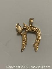 MaxSold Auction: Gold Necklace Charms  - Toronto (Ontario, Canada) SELLER MANAGED Estate Sale Online Auction -  Woodgarden Crescent