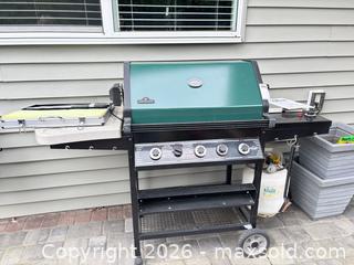 MaxSold Auction: Napoleon L450RB Lifestyles 4-Burner Propane Gas Grill - Chilliwack (British Columbia, Canada) PARTNER MANAGED Downsizing Online Auction - Camden Drive