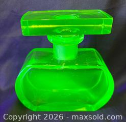 MaxSold Auction: C.1930 Modernist Art Deco Vaseline Uranium Glass Stoppered Perfume Bottle - Toronto (Ontario, Canada) PARTNER MANAGED Reseller Online Auction - Railside Road