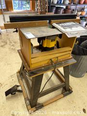 MaxSold Auction: DeWalt Router Mounted in Veritas Router Table with Accessories - Harcourt (Ontario, Canada) PARTNER MANAGED Downsizing Online Auction - Burleigh Road
