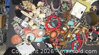 MaxSold Auction: 5 lbs Costume Jewelry  - Spring (Texas, USA) SELLER MANAGED Charity/Fundraising Online Auction - Danehill Drive