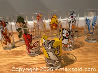 MaxSold Auction: 1970s Pepsi Collector Series Glasses - WB Looney Tunes  - Webster (New York, USA) PARTNER MANAGED Estate Sale Online Auction - Everwild View