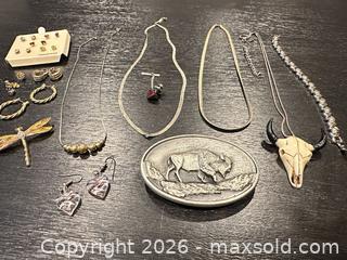 MaxSold Auction: Vintage Jewelry - Sterling, Genuine Stone - Webster (New York, USA) PARTNER MANAGED Estate Sale Online Auction - Everwild View