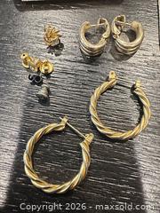 MaxSold Auction: Vintage Jewelry - Sterling, Genuine Stone - Webster (New York, USA) PARTNER MANAGED Estate Sale Online Auction - Everwild View