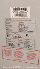 MaxSold Auction: Simplicity SDR506RH 50-Pint Dehumidifier (115V) - Brantford (Ontario, Canada) SELLER MANAGED Moving Online Auction - Baldwin Avenue