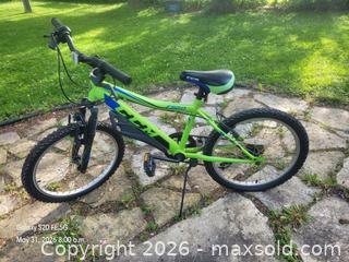 MaxSold Auction: Young Person's Bicycle - Kingston (Ontario, Canada) SELLER MANAGED Downsizing Online Auction - Hyde Street (STORAGE)