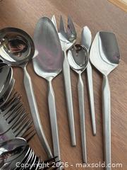 MaxSold Auction: MCM Stainless cutlery set - Russell (Ontario, Canada) SELLER MANAGED Downsizing Online Auction -  Moonlight Drive