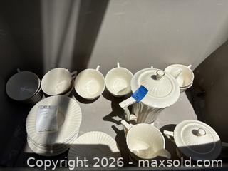 MaxSold Auction: Lenox Rutledge (P-303) Porcelain Tea Set - Pennington (New Jersey, USA) PARTNER MANAGED Downsizing Online Auction - Washington Crossing Pennington Road