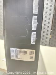 MaxSold Auction: Dell UltraSharp U2424H 23.8" 1920x1080 IPS 120Hz - Warwick (Rhode Island, USA) SELLER MANAGED Reseller Online Auction - Warwick Avenue