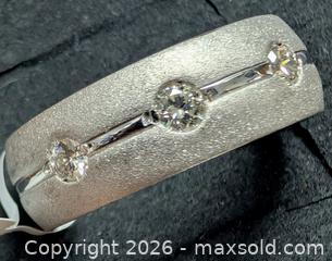 MaxSold Auction: 14K(12.32g),  NATURAL DIAMOND (0.25ct) RING - Toronto (Ontario, Canada) PARTNER MANAGED Downsizing Online Auction - Yonge Street