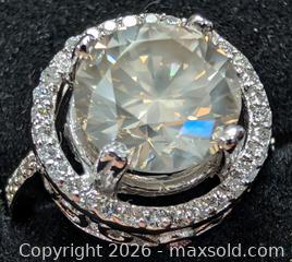 MaxSold Auction: 14k(5.39g), natural diamond (4.04ct), diamond (0.4ct)ring, size 6.5 - Toronto (Ontario, Canada) PARTNER MANAGED Downsizing Online Auction - Yonge Street