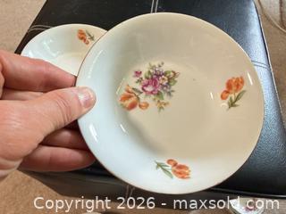 MaxSold Auction: Kahla Porcelain Floral Bowls with Gold Rim (2) - Vancouver (British Columbia, Canada) SELLER MANAGED Estate Sale Online Auction - West King Edward Avenue (CONDO)