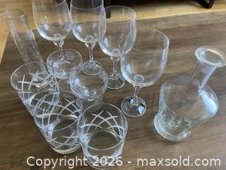 MaxSold Auction: Assorted Glassware - Ottawa (Ontario, Canada) SELLER MANAGED Reseller Online Auction - Canadian Shield Avenue (CONDO)
