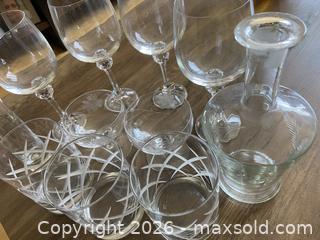 MaxSold Auction: Assorted Glassware - Ottawa (Ontario, Canada) SELLER MANAGED Reseller Online Auction - Canadian Shield Avenue (CONDO)