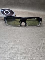 MaxSold Auction: Epson 3D Active Glasses & Fashion Sunglasses Lot – 2 Pairs - Vancouver (British Columbia, Canada) SELLER MANAGED Reseller Online Auction - East 7th Avenue (STORAGE)