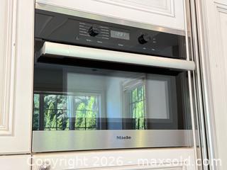 MaxSold Auction: Miele Built in Stainless Microwave Convection Oven - Toronto (Ontario, Canada) PARTNER MANAGED Estate Sale Online Auction -  Esander Drive (STORAGE)