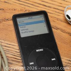 MaxSold Auction: Apple iPod Nano  - Toronto (Ontario, Canada) SELLER MANAGED Downsizing Online Auction - Nassau Street