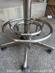 MaxSold Auction: Tall Swivel Stool - Toronto (Ontario, Canada) SELLER MANAGED Downsizing Online Auction - Nassau Street