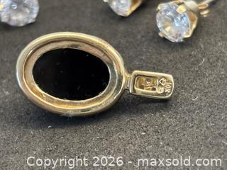 MaxSold Auction: Gold Jewelry - North Vancouver (British Columbia, Canada) PARTNER MANAGED Downsizing Online Auction - 14th Street West