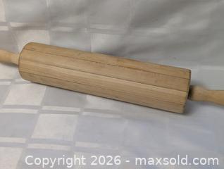 MaxSold Auction: Solid maple Rolling pin  - Kingston (Ontario, Canada) SELLER MANAGED Reseller Online Auction - Railway Street