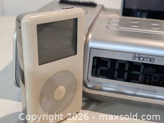 MaxSold Auction: Apple iPod Classic(s) and iPod with iHome Docking Speaker - Braintree (Massachusetts, USA) SELLER MANAGED Reseller Online Auction - Washington Street