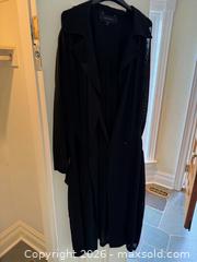 MaxSold Auction: Gucci Black Pleated 100% Silk Trench Coat, Size 38 - Toronto (Ontario, Canada) SELLER MANAGED Moving Online Auction - Kennedy Road (STORAGE)