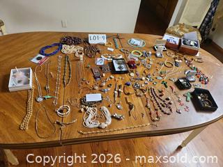 MaxSold Auction: Mixed Jewelry Lot – Necklaces, Rings, Bracelets, Watches (50+) - Morgan Hill (California, USA) PARTNER MANAGED Estate Sale Online Auction - Holiday Drive