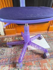 MaxSold Auction: Office Chair with Throw Pillows C - Toronto (Ontario, Canada) Estate Sale Online Auction - Sparkhall Avenue