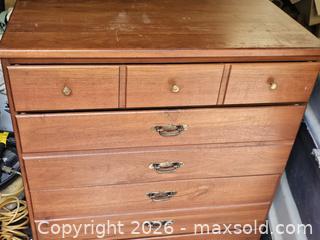 MaxSold Auction: STUNNING 1970s KROEHLER MADE IN CANADA SOLID WALNUT CHEST OF DRAWERS - Loyalist (Ontario, Canada) SELLER MANAGED Downsizing Online Auction - Main Street