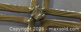 MaxSold Auction: 14k gold cross - Port Moody (British Columbia, Canada) SELLER MANAGED Downsizing Online Auction - St Johns Street (CONDO)