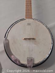 MaxSold Auction: Gretsch Broadkaster Special 5-String Banjo Sunburst - Toronto (Ontario, Canada) PARTNER MANAGED Reseller Online Auction - Queen Street West