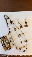 MaxSold Auction: Beaded jewelry set - Saanich (British Columbia, Canada) SELLER MANAGED Downsizing Online Auction - Sunnygrove Place