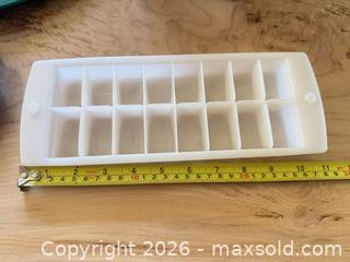 MaxSold Auction: Tupperware & Assorted Plastic Kitchen Trays, Ice Tray, Green Trivet - Saanich (British Columbia, Canada) SELLER MANAGED Downsizing Online Auction - Sunnygrove Place