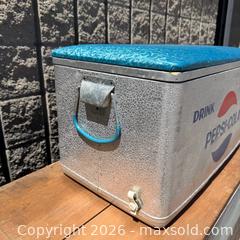 MaxSold Auction: * RARE * Vintage Pepsi Cola Cooler - Aluminum-Padded Top, 1970s  - Toronto (Ontario, Canada) PARTNER MANAGED Reseller Online Auction -  Crouse Road (STORAGE)