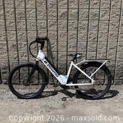 MaxSold Auction: Zoomo Electric Bike - Like Brand New  - Toronto (Ontario, Canada) PARTNER MANAGED Reseller Online Auction -  Crouse Road (STORAGE)