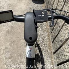 MaxSold Auction: Zoomo Electric Bike - Like Brand New  - Toronto (Ontario, Canada) PARTNER MANAGED Reseller Online Auction -  Crouse Road (STORAGE)
