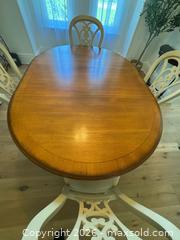 MaxSold Auction: Exquisite Pedestal Dining Table   - Gananoque (Ontario, Canada) SELLER MANAGED Downsizing Online Auction -  Windsor Drive
