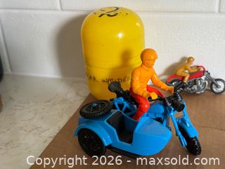 MaxSold Auction: Big Kinder Surprise BMW Motorcycle - Nanaimo (British Columbia, Canada) SELLER MANAGED Estate Sale Online Auction -  Elizabeth Street