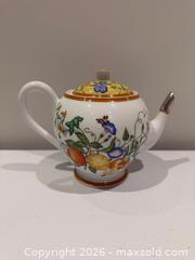 MaxSold Auction: Hermès 'La Siesta' Teapot - Toronto (Ontario, Canada) SELLER MANAGED Downsizing Online Auction - Heathdale Road