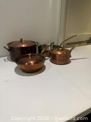 MaxSold Auction: Lot of 3 William Sonoma France Copper Pots - Toronto (Ontario, Canada) SELLER MANAGED Downsizing Online Auction - Heathdale Road