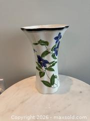 MaxSold Auction: Tiffany & Co. Este Ceramiche Vase - Toronto (Ontario, Canada) SELLER MANAGED Downsizing Online Auction - Heathdale Road