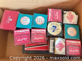 MaxSold Auction: Rawlings Official National League World Series Baseballs & Boxes B - Toronto (Ontario, Canada) Estate Sale Online Auction - Galley Avenue