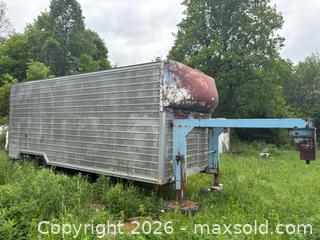 MaxSold Auction: 21ft fifth wheel storage trailer  - Ottawa (Ontario, Canada) SELLER MANAGED Downsizing Online Auction -  Mackey